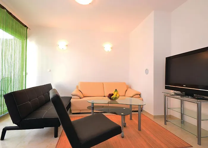 Апартаменты In With Swimming Pool