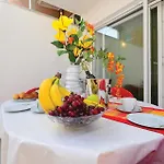 Apartment In With Swimming Pool *