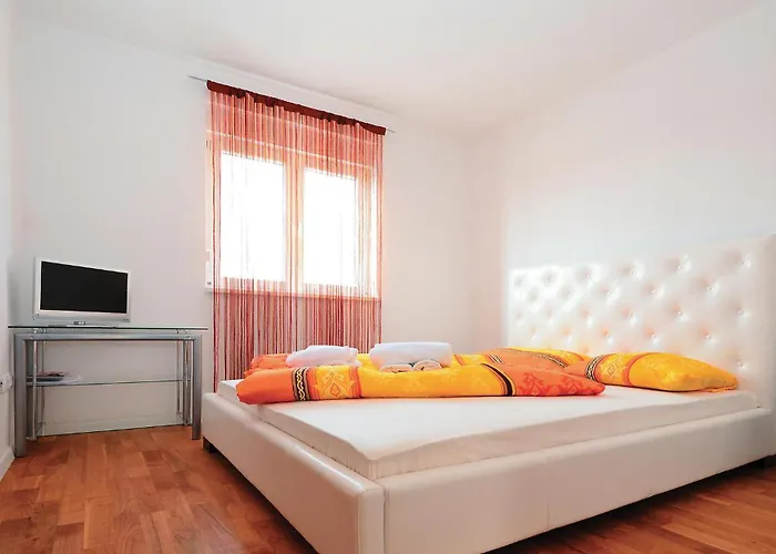 In With Swimming Pool Apartment