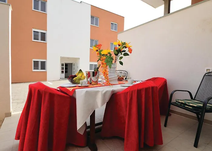 In With Swimming Pool