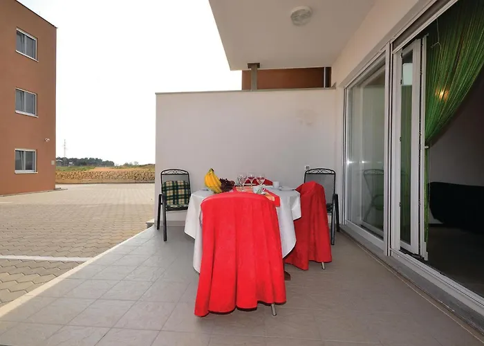 In With Swimming Pool