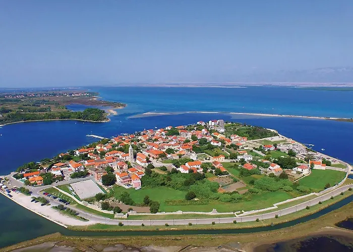 Apartment In With Swimming Pool *